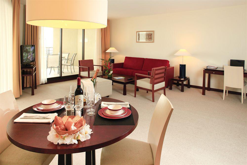 Ramada Hotel & Suites By Wyndham Noumea Esterno foto