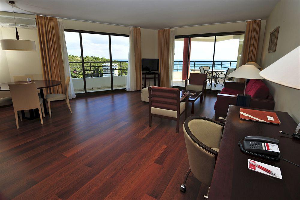 Ramada Hotel & Suites By Wyndham Noumea Esterno foto